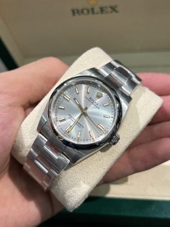 https://dwatchluxury.com/wp-content/uploads/2023/01/Dong-Ho-Rolex-Oyster-Perpetual-Super-Fake-11-768x1024.jpg